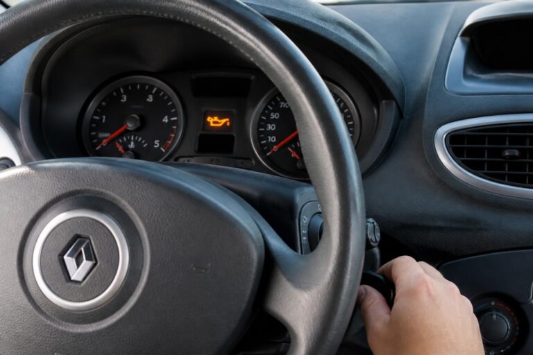 Que signifie le voyant vidange sur une clio 3 et comment le réinitialiser