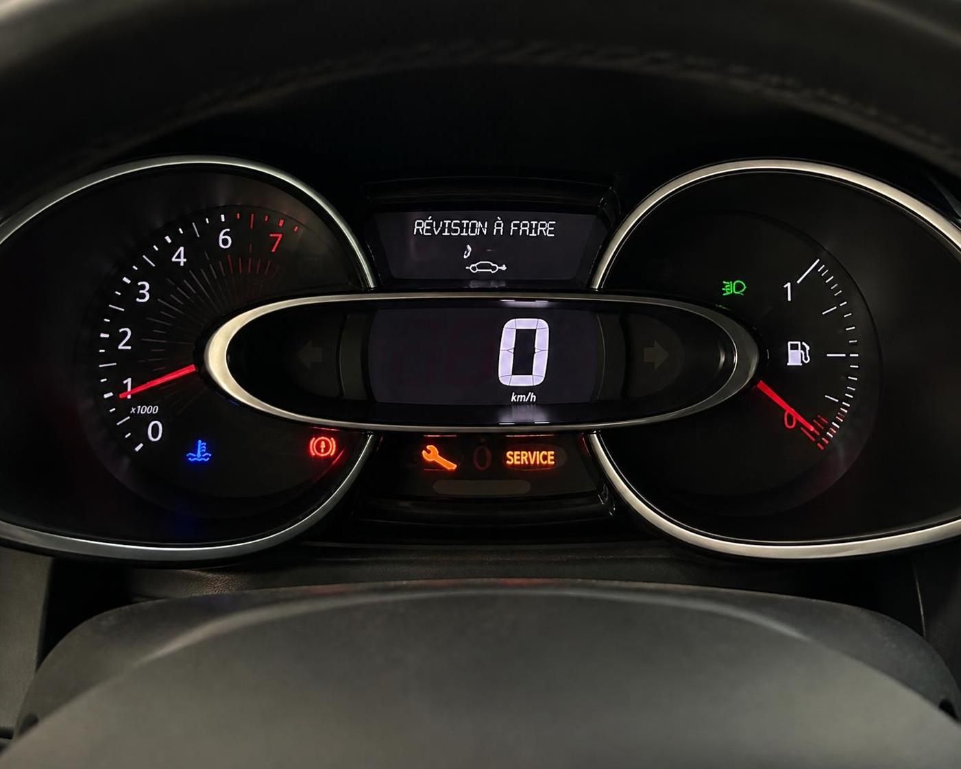 apprenez à remettre à zéro le témoin de vidange sur votre renault clio 4 grâce à ce guide pratique étape par étape, simple et efficace.
